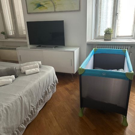Emma Home Adiacente Alla Piazza Ducale Виджевано Екстериор снимка