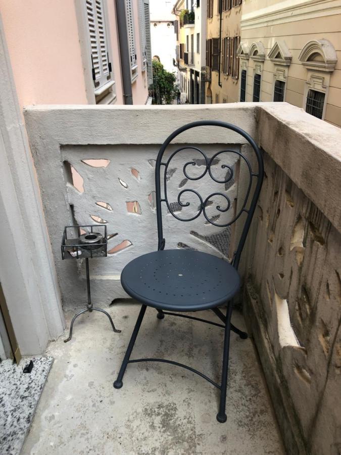 Emma Home Adiacente Alla Piazza Ducale Виджевано Екстериор снимка