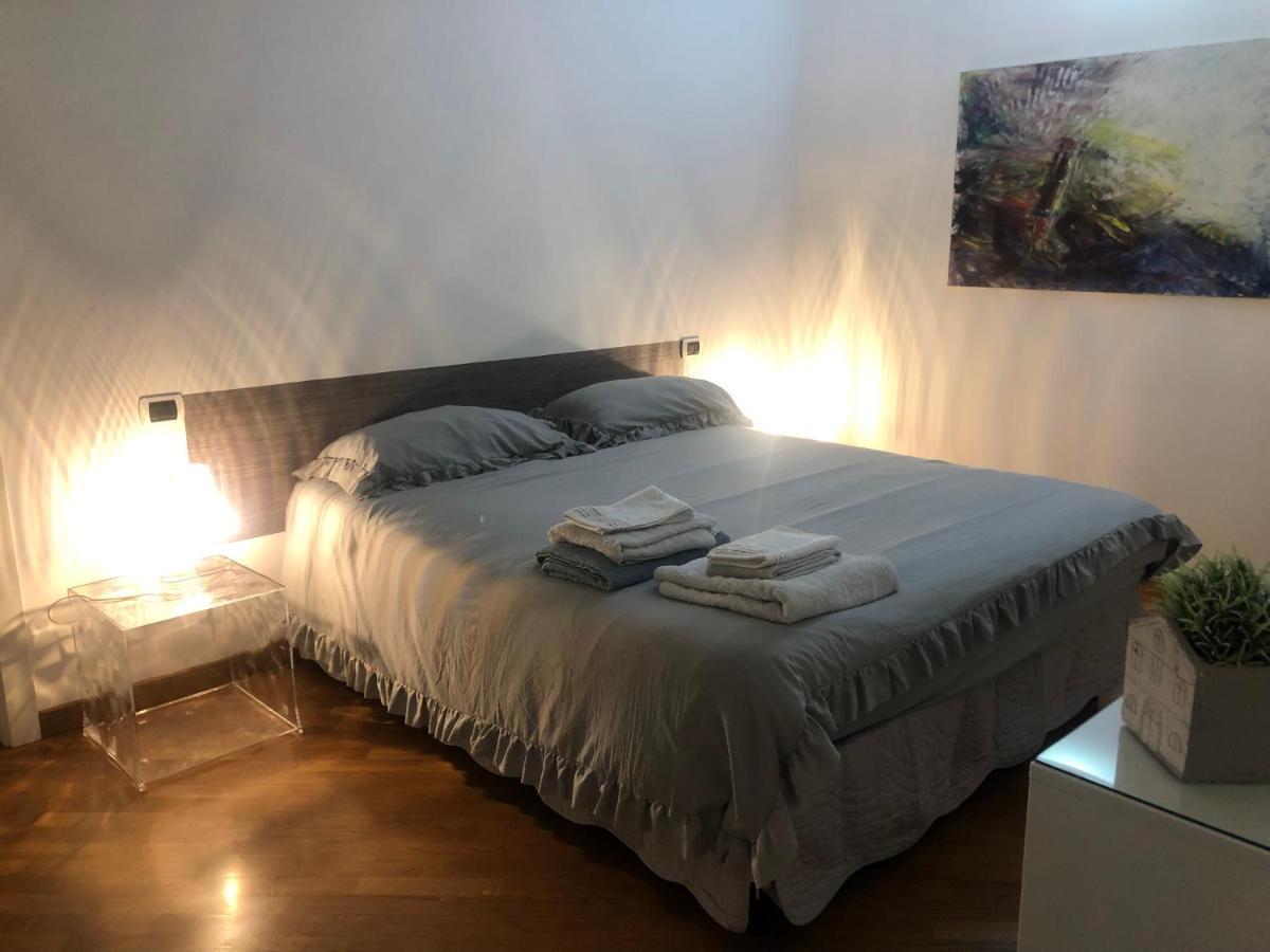 Emma Home Adiacente Alla Piazza Ducale Виджевано Екстериор снимка