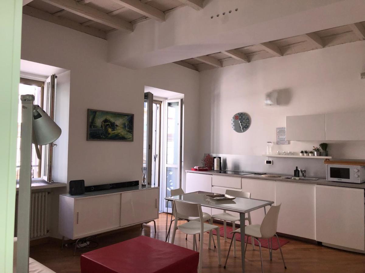 Emma Home Adiacente Alla Piazza Ducale Виджевано Екстериор снимка