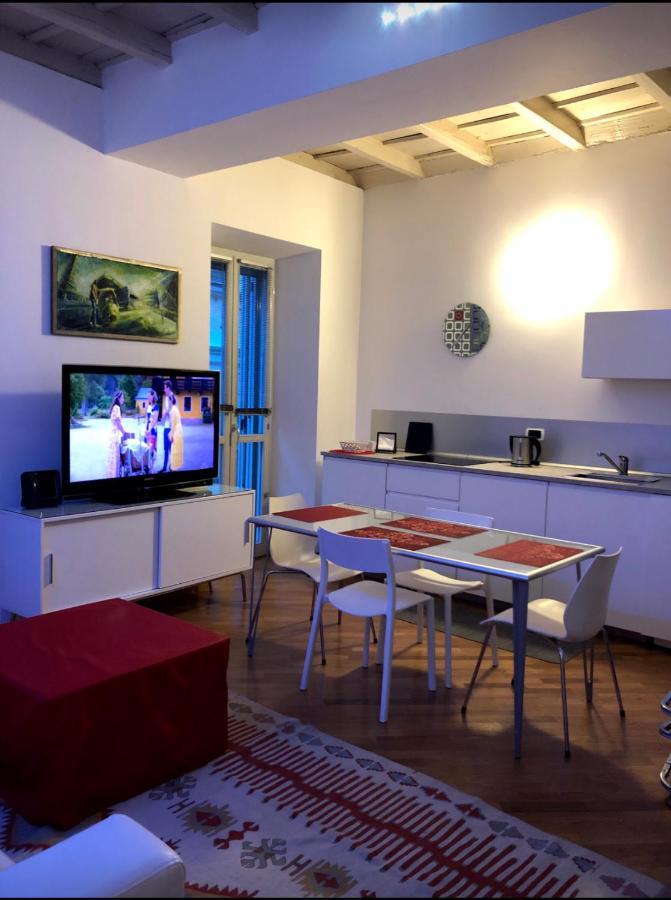 Emma Home Adiacente Alla Piazza Ducale Виджевано Екстериор снимка