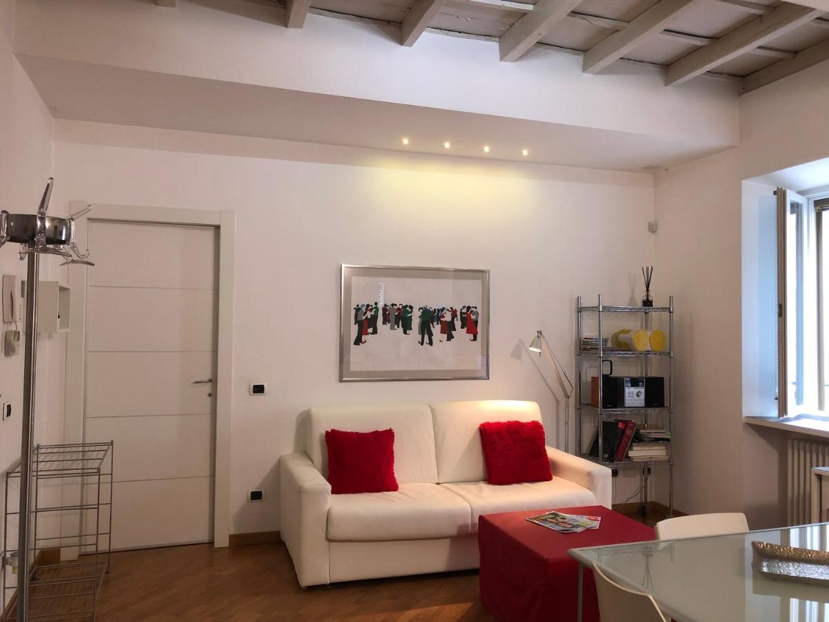 Emma Home Adiacente Alla Piazza Ducale Виджевано Екстериор снимка