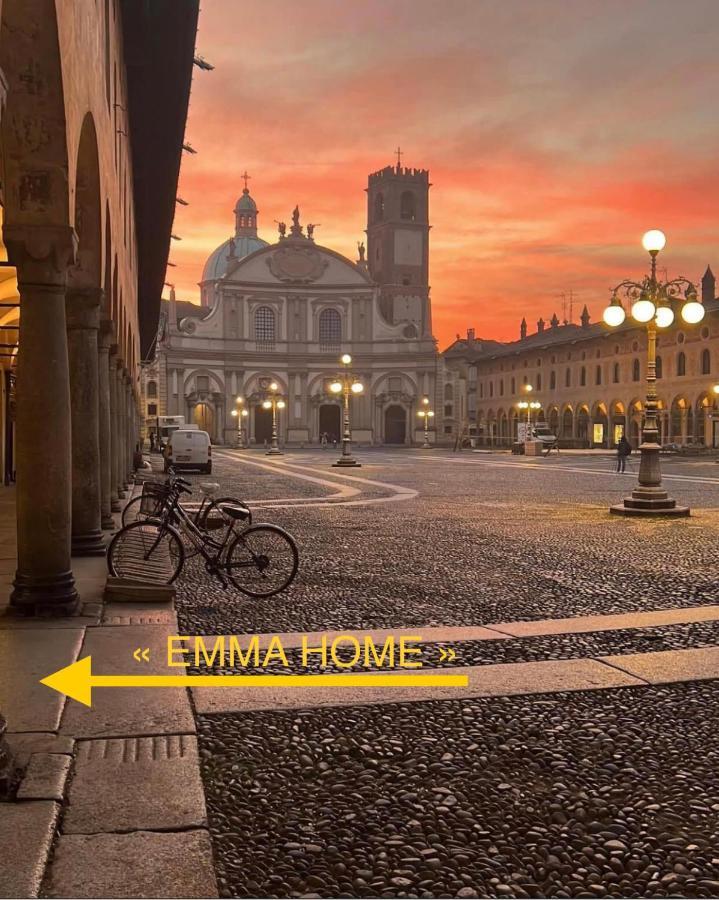 Emma Home Adiacente Alla Piazza Ducale Виджевано Екстериор снимка