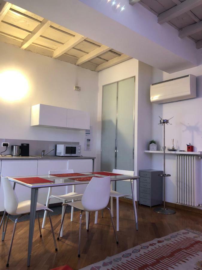 Emma Home Adiacente Alla Piazza Ducale Виджевано Екстериор снимка