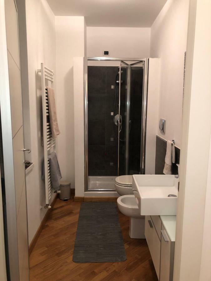 Emma Home Adiacente Alla Piazza Ducale Виджевано Екстериор снимка