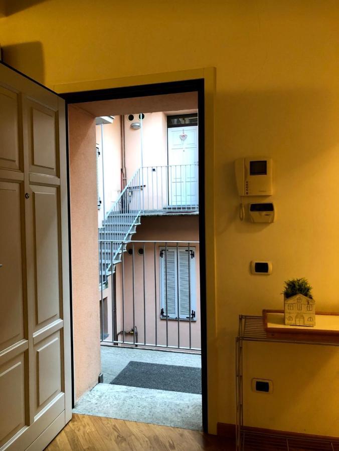 Emma Home Adiacente Alla Piazza Ducale Виджевано Екстериор снимка